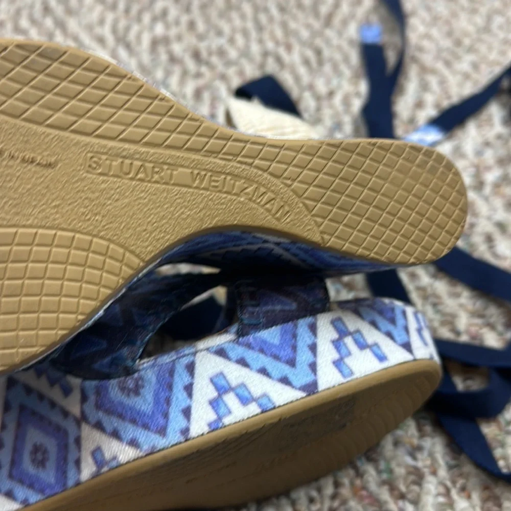 THEODORA & CALLUM X STUART WEITZMAN BIARRITZ HOLIDAY BLUE AZTEC PRINT WEDGE